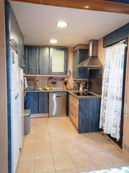 Apartamento Para 6 Personas En Barbastro Buitenkant foto